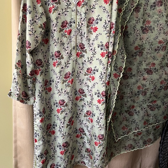 Dresses & Skirts - Pakistani dress with beautiful Rupatta customized dress